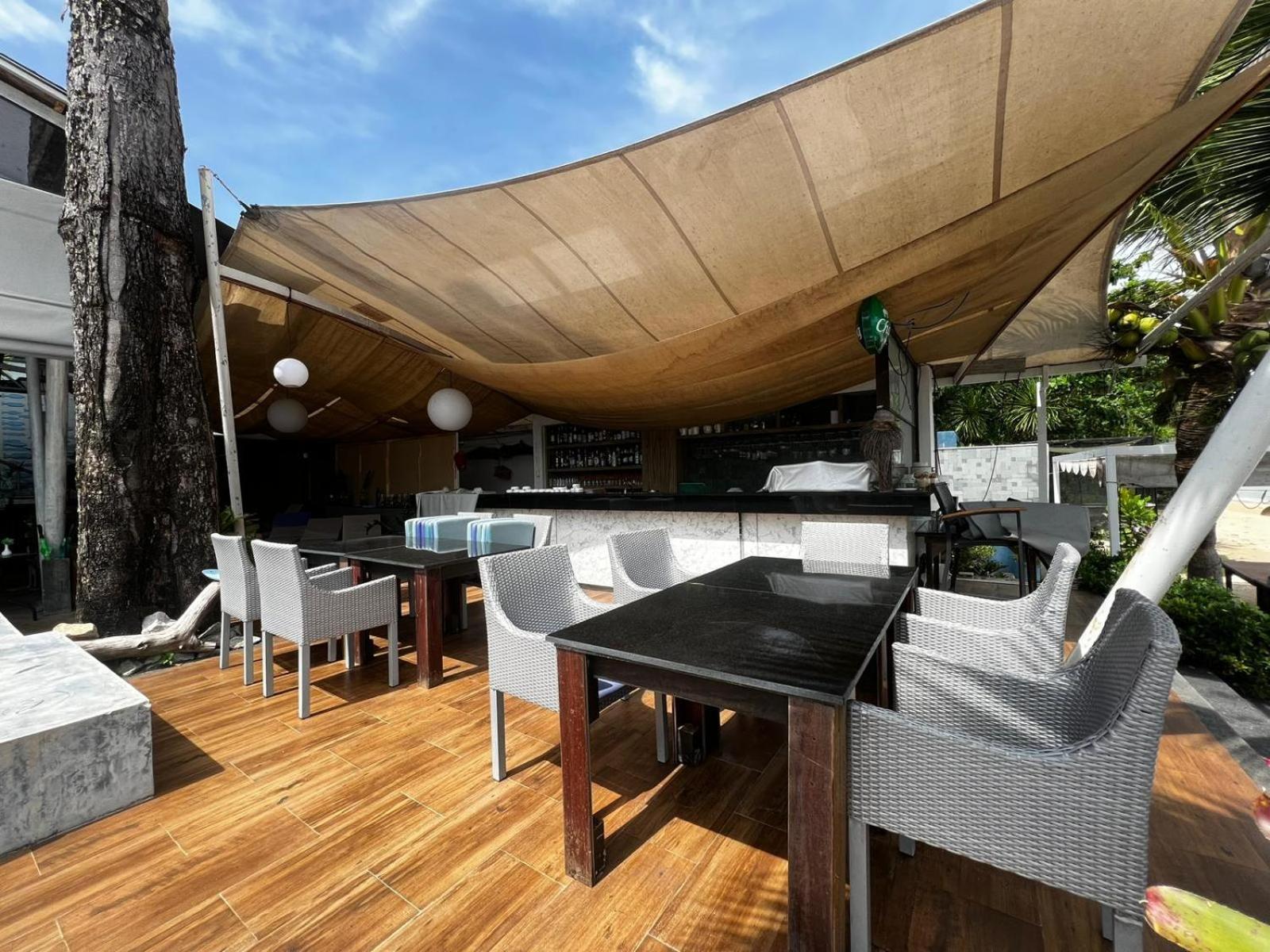 Station touristique The Nchantra Beachfront Phuket