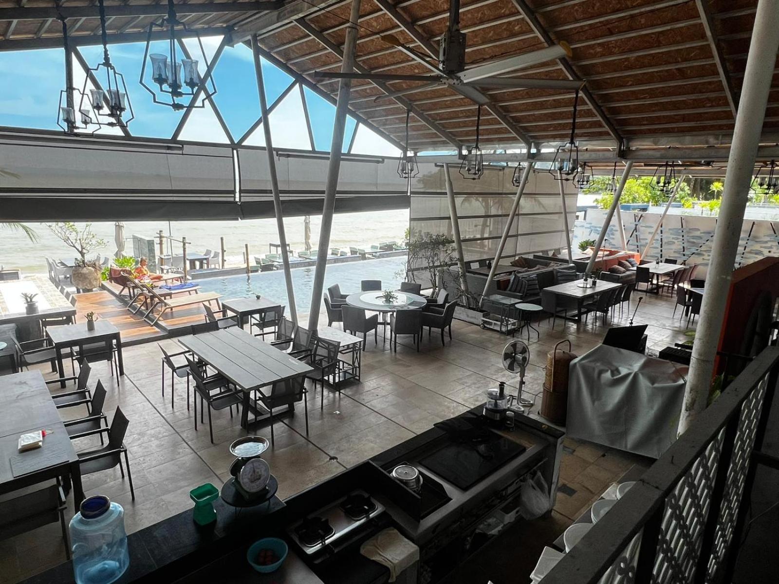 Station touristique The Nchantra Beachfront Phuket