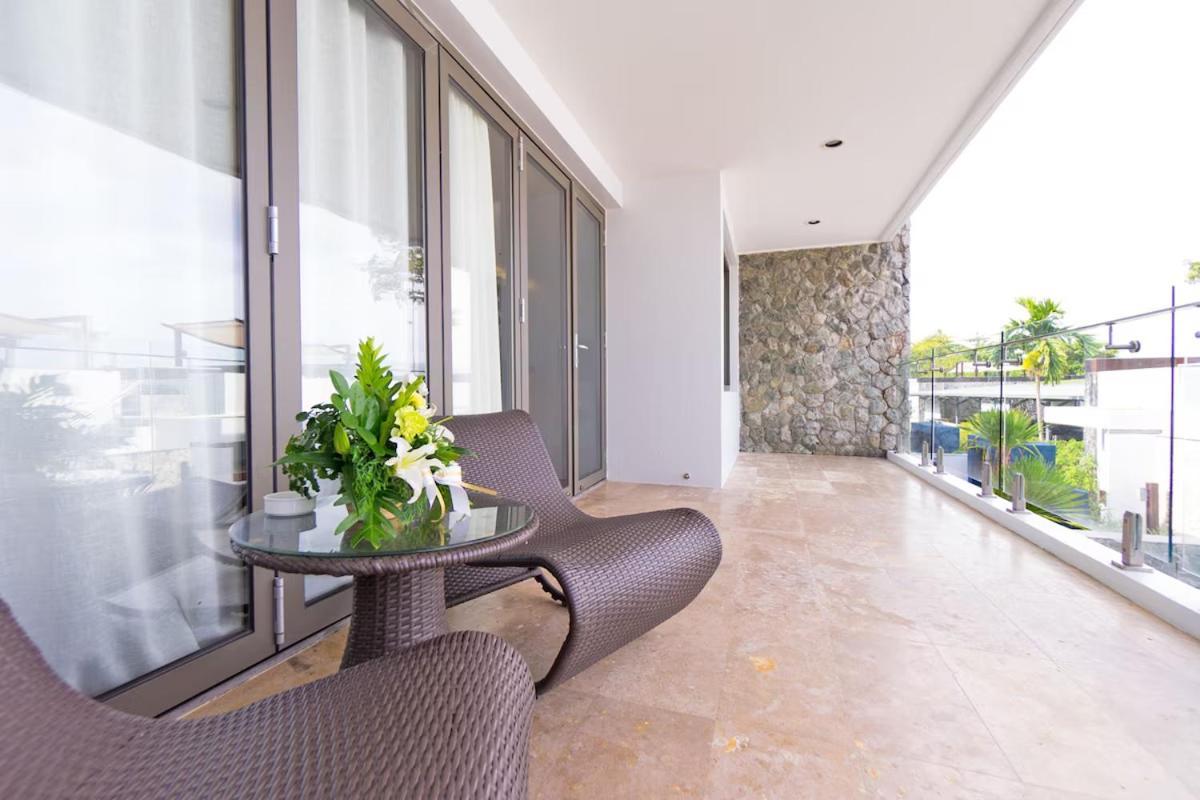 Station touristique The Nchantra Beachfront Phuket