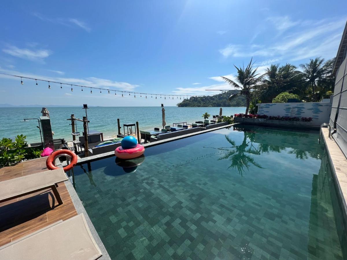 Tempat peranginan The Nchantra Beachfront *