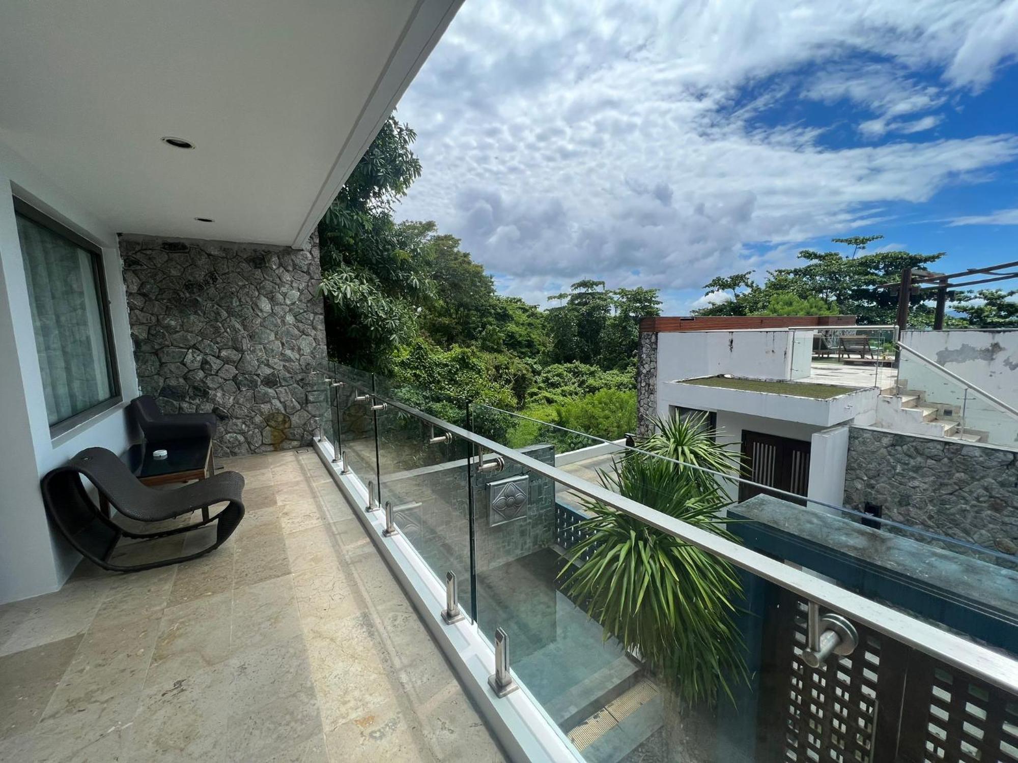The Nchantra Beachfront Tempat peranginan *
