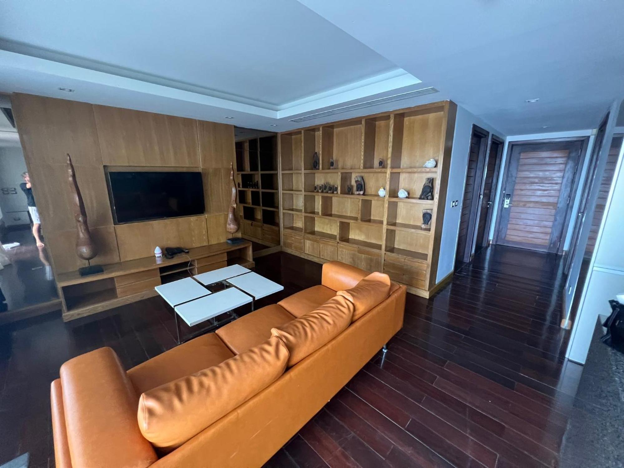 Tempat peranginan The Nchantra Beachfront Phuket