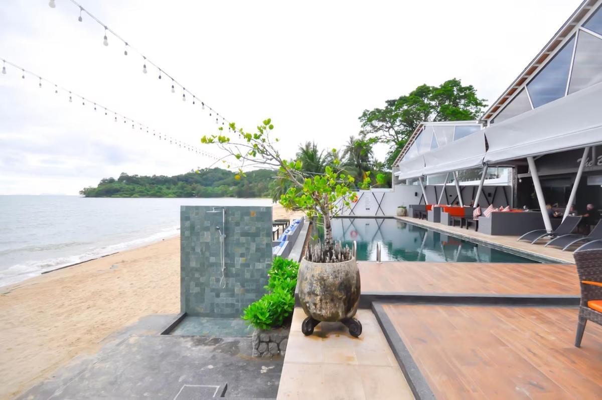 Tempat peranginan The Nchantra Beachfront *